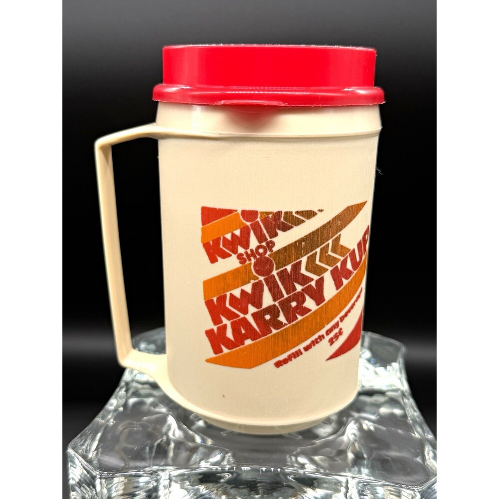 Aladdin Karry Kup Vintage Kwik Shop Advertising Plastic Mug w/ Lid Red/Beige